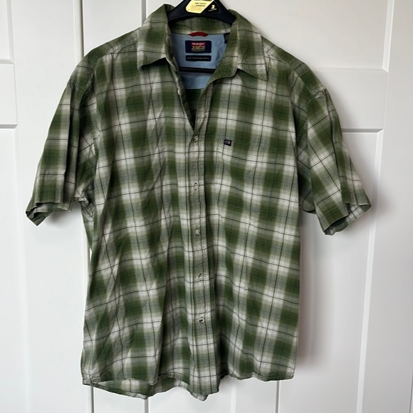 Other - Wrangler Jeans Co XL short sleeve button up shirt